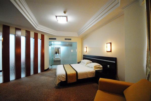 Hotel Peach Blossom Castle