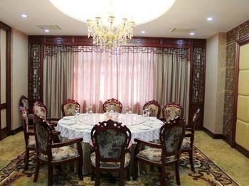 Hotel Peach Blossom Castle 3*