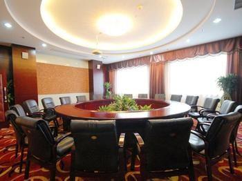 Peach Blossom Castle Hotel Shanghai